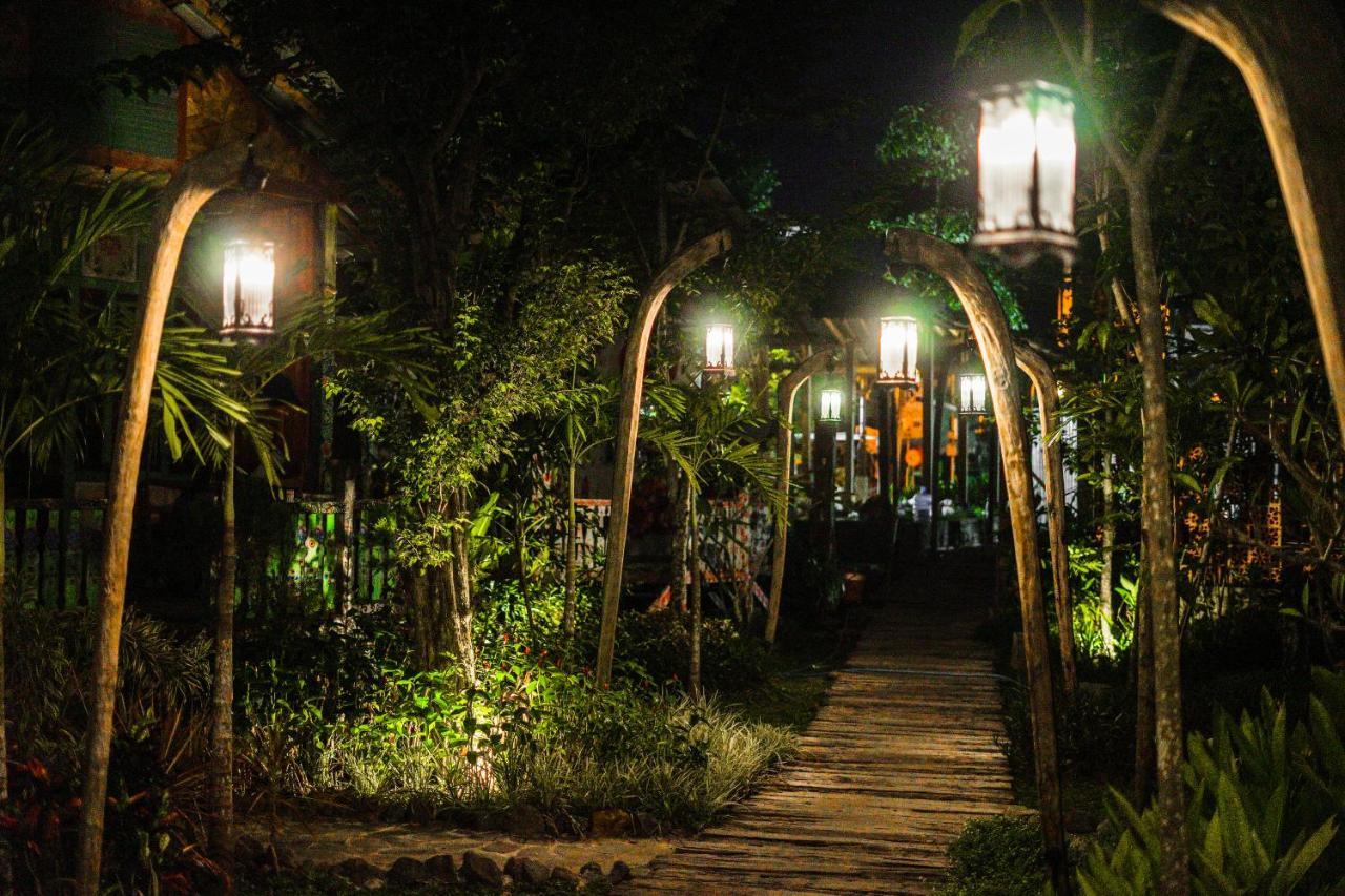 סלמן La Luna Resort Yogyakarta מראה חיצוני תמונה