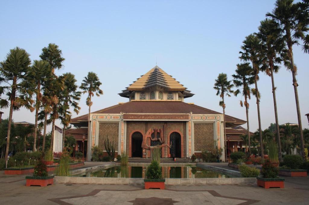 סלמן La Luna Resort Yogyakarta מראה חיצוני תמונה