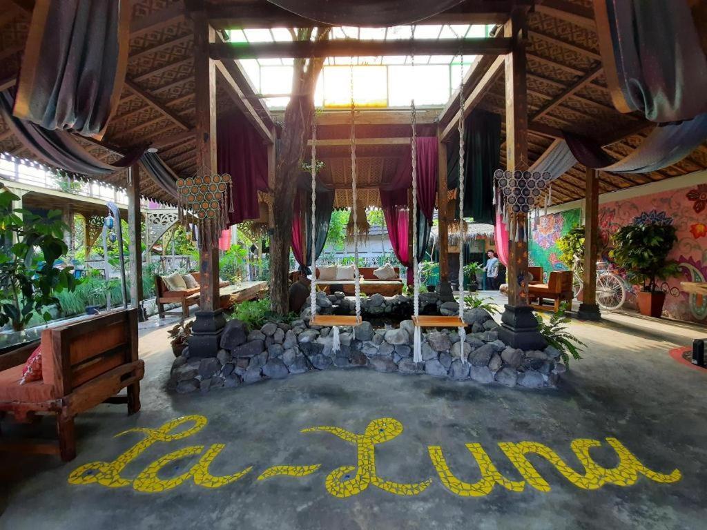 סלמן La Luna Resort Yogyakarta מראה חיצוני תמונה